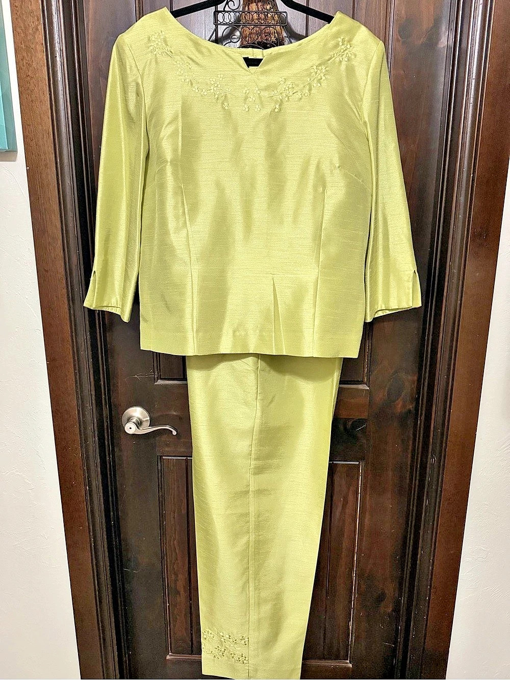 Leslie Fay Embroidered Two-Piece Set in Green Size 16